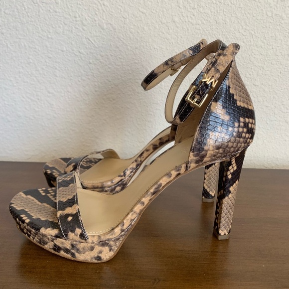 Michael Kors Margot Platform Sandals Python
Embossed Leather Butternut Size 7.5 - Picture 1 of 5